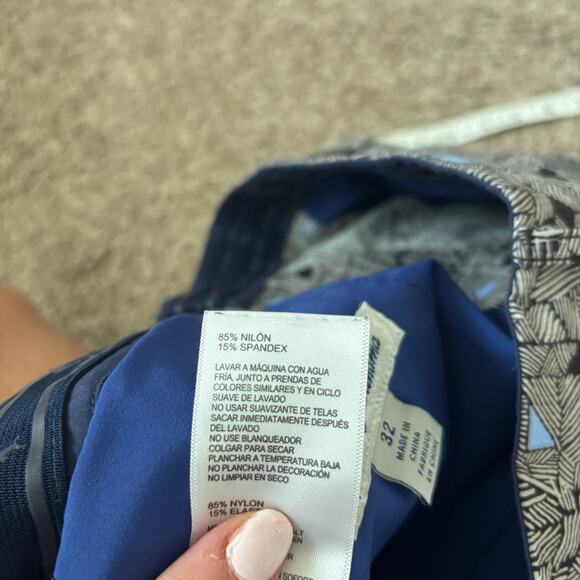 Tommy Bahama Abstract Print IslandZone Performance Golf Men’s Shorts 32X8 - Picture 7 of 9